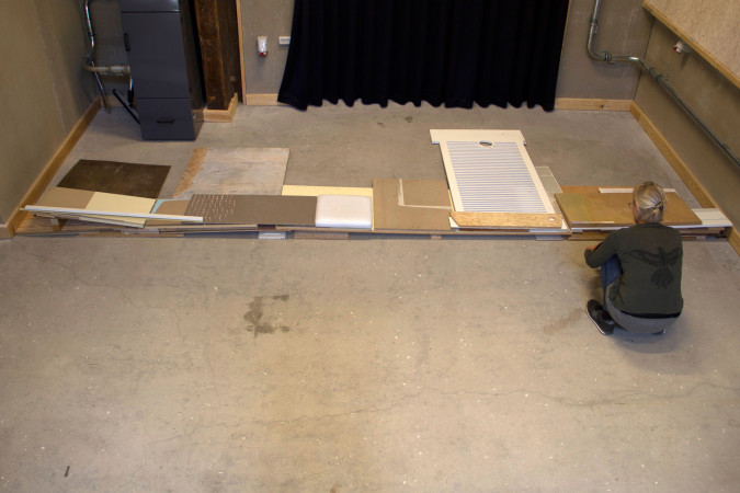 ”Uden titel”, midlertidig komposition, projektrum Godsbanen, Aarhus, 2012. Udvalg fra storskraldsbunker.